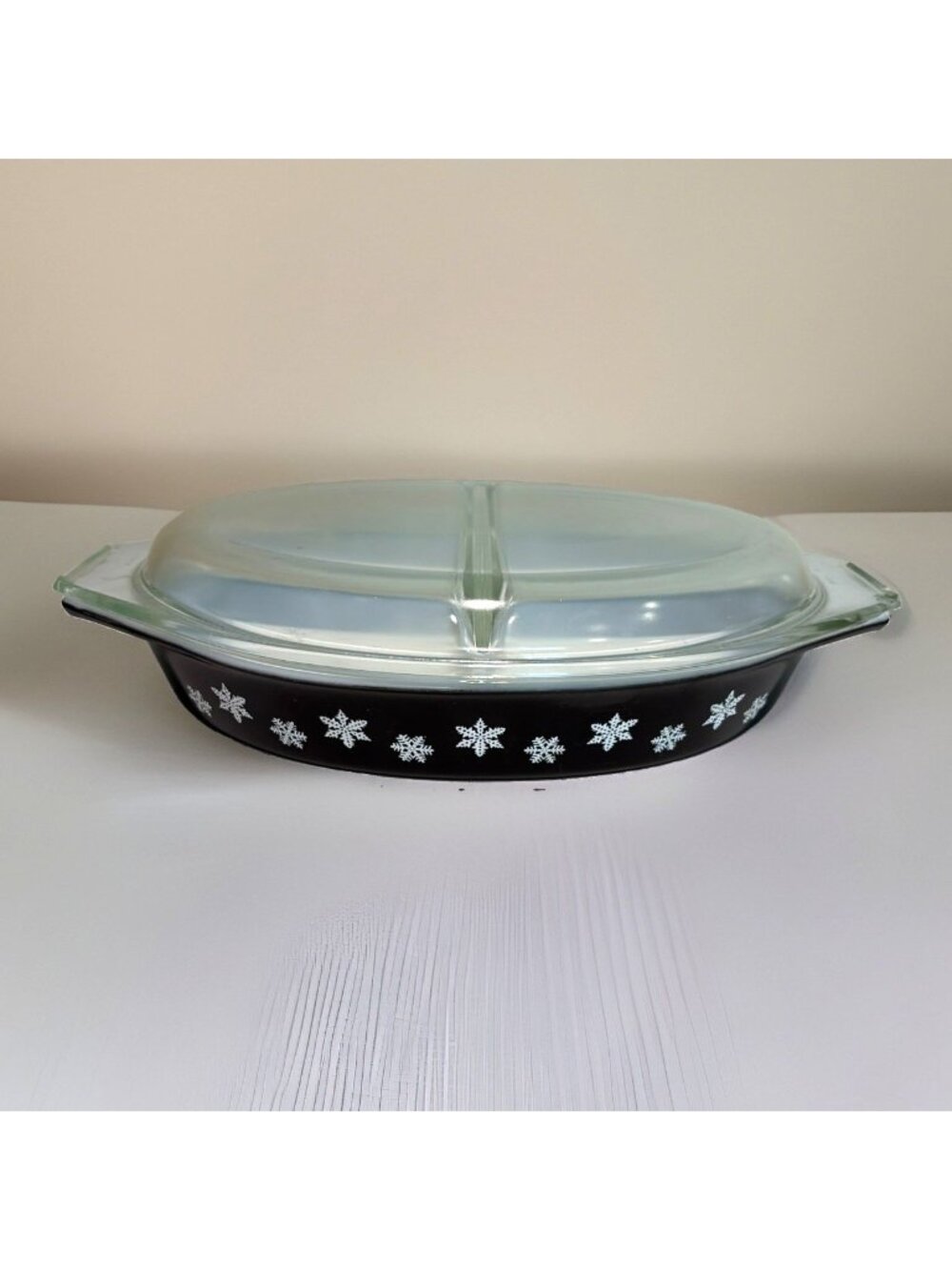 Rare Vintage Pyrex Snowflake Black 1.5 Qt Divided Oval Casserole Dish w/Lid 945C